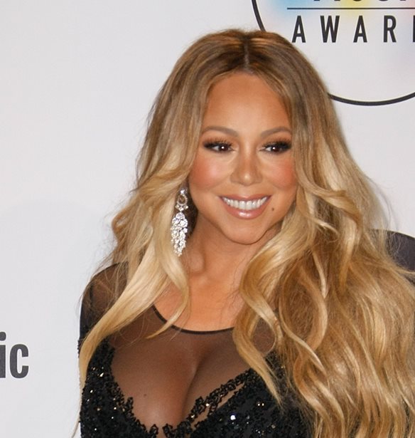 Mariah Carey | &#x397; &#x3B2;&#x3B1;&#x3C3;&#x3AF;&#x3BB;&#x3B9;&#x3C3;&#x3C3;&#x3B1; &#x3C4;&#x3C9;&#x3BD; &#x3A7;&#x3C1;&#x3B9;&#x3C3;&#x3C4;&#x3BF;&#x3C5;&#x3B3;&#x3AD;&#x3BD;&#x3BD;&#x3C9;&#x3BD; &#x3BD;&#x3C4;&#x3C5;&#x3BC;&#x3AD;&#x3BD;&#x3B7; &#x3C3;&#x3C4;&#x3B1; &#x3BB;&#x3B5;&#x3C5;&#x3BA;&#x3AC; &#x3C4;&#x3C1;&#x3B1;&#x3B3;&#x3BF;&#x3C5;&#x3B4;&#x3AC;&#x3B5;&#x3B9; &#x3BC;&#x3B5; &#x3C4;&#x3B7;&#x3BD; &#x3BA;&#x3CC;&#x3C1;&#x3B7; &#x3BA;&#x3B1;&#x3B9; &#x3B1;&#x3C0;&#x3BF;&#x3B8;&#x3B5;&#x3CE;&#x3BD;&#x3BF;&#x3BD;&#x3C4;&#x3B1;&#x3B9;