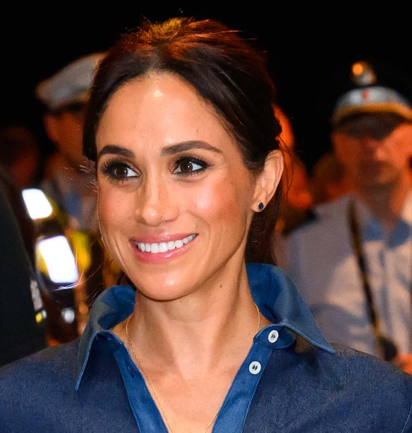 Meghan Markle | &#x3A3;&#x3C4;&#x3B1; &#x3B3;&#x3B5;&#x3BD;&#x3AD;&#x3B8;&#x3BB;&#x3B9;&#x3B1; &#x3C4;&#x3BF;&#x3C5; &#x3C0;&#x3C1;&#x3AF;&#x3B3;&#x3BA;&#x3B9;&#x3C0;&#x3B1; Harry &#x3BC;&#x3B5; &#x3AD;&#x3BD;&#x3B1; look &#x3C0;&#x3BF;&#x3C5; &#x3B8;&#x3CD;&#x3BC;&#x3B9;&#x3B6;&#x3B5; &#x3BC;&#x3AF;&#x3B1; &#x3B4;&#x3B7;&#x3BC;&#x3CC;&#x3C3;&#x3B9;&#x3B1; &#x3B5;&#x3BC;&#x3C6;&#x3AC;&#x3BD;&#x3B9;&#x3C3;&#x3AE; &#x3C4;&#x3B7;&#x3C2; &#x3B1;&#x3C0;&#x3CC; &#x3C4;&#x3BF; &#x3C0;&#x3B1;&#x3C1;&#x3B5;&#x3BB;&#x3B8;&#x3CC;&#x3BD;