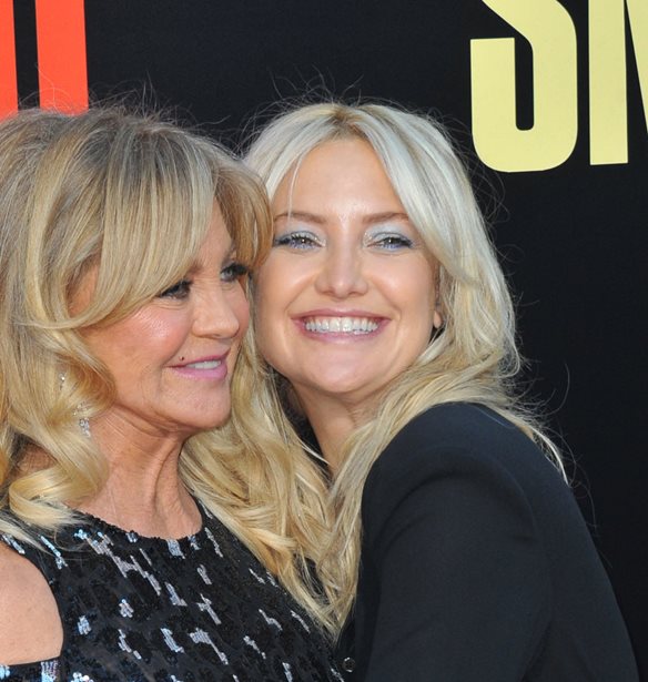 &#x397; Goldie Hawn &#x3BA;&#x3B1;&#x3B9; &#x3B7; Kate Hudson &#x3BC;&#x3BF;&#x3B9;&#x3AC;&#x3B6;&#x3BF;&#x3C5;&#x3BD; &#x3C3;&#x3B1;&#x3BD; &#x3B4;&#x3AF;&#x3B4;&#x3C5;&#x3BC;&#x3B5;&#x3C2; &#x3B1;&#x3B4;&#x3B5;&#x3C1;&#x3C6;&#x3AD;&#x3C2;