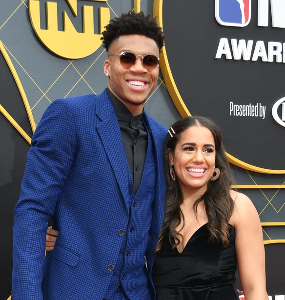 Mariah Riddlesprigger | &#x397; &#x3C4;&#x3C1;&#x3C5;&#x3C6;&#x3B5;&#x3C1;&#x3AE; &#x3B1;&#x3C6;&#x3B9;&#x3AD;&#x3C1;&#x3C9;&#x3C3;&#x3B7; &#x3C3;&#x3C4;&#x3BF;&#x3BD; &#x393;&#x3B9;&#x3AC;&#x3BD;&#x3BD;&#x3B7; &#x391;&#x3BD;&#x3C4;&#x3B5;&#x3C4;&#x3BF;&#x3BA;&#x3BF;&#x3CD;&#x3BD;&#x3BC;&#x3C0;&#x3BF; &#x3B3;&#x3B9;&#x3B1; &#x3C4;&#x3B1; &#x3B3;&#x3B5;&#x3BD;&#x3AD;&#x3B8;&#x3BB;&#x3B9;&#x3AC; &#x3C4;&#x3BF;&#x3C5;