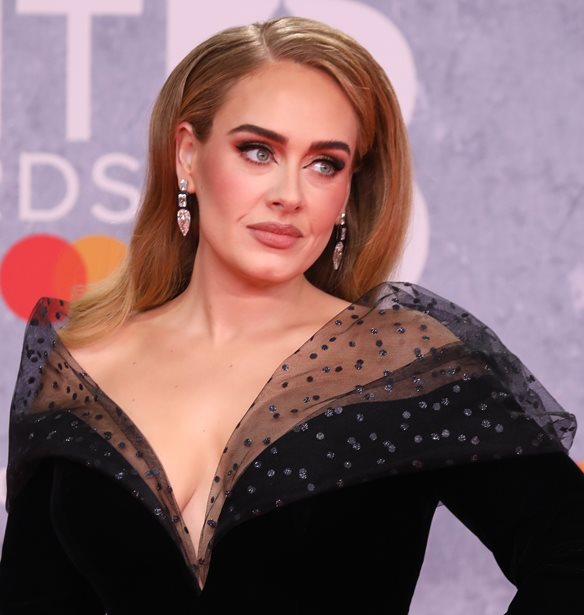 Adele | &#x3A4;&#x3CC;&#x3C3;&#x3BF; &#x3BA;&#x3B1;&#x3B9;&#x3C1;&#x3CC; &#x3C0;&#x3C1;&#x3BF;&#x3C6;&#x3AD;&#x3C1;&#x3B1;&#x3BC;&#x3B5; &#x3BB;&#x3AC;&#x3B8;&#x3BF;&#x3C2; &#x3C4;&#x3BF; &#x3CC;&#x3BD;&#x3BF;&#x3BC;&#x3AC; &#x3C4;&#x3B7;&#x3C2;