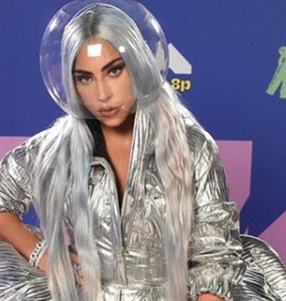 MTV VMAs 2020 | &#x39F;&#x3B9; &#x3BA;&#x3B1;&#x3BB;&#x3CD;&#x3C4;&#x3B5;&#x3C1;&#x3B5;&#x3C2; &#x3B5;&#x3BC;&#x3C6;&#x3B1;&#x3BD;&#x3AF;&#x3C3;&#x3B5;&#x3B9;&#x3C2; &#x3C3;&#x3C4;&#x3BF; &#x3BA;&#x3CC;&#x3BA;&#x3BA;&#x3B9;&#x3BD;&#x3BF; &#x3C7;&#x3B1;&#x3BB;&#x3AF;