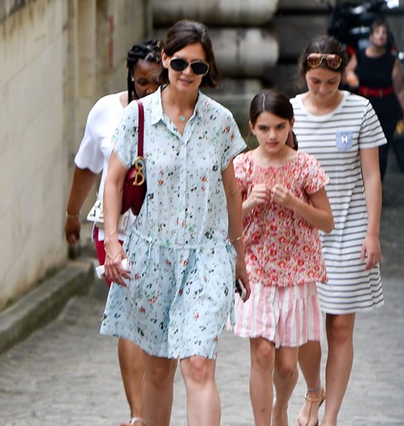 &#x3A0;&#x3BF;&#x3CD; &#x3B5;&#x3BD;&#x3C4;&#x3CC;&#x3C0;&#x3B9;&#x3C3;&#x3B5; &#x3BF; &#x3C6;&#x3C9;&#x3C4;&#x3BF;&#x3B3;&#x3C1;&#x3B1;&#x3C6;&#x3B9;&#x3BA;&#x3CC;&#x3C2; &#x3C6;&#x3B1;&#x3BA;&#x3CC;&#x3C2; &#x3C4;&#x3B7;&#x3BD; Katie Holmes &#x3BC;&#x3B5; &#x3C4;&#x3B7;&#x3BD; &#x3BA;&#x3CC;&#x3C1;&#x3B7; &#x3C4;&#x3B7;&#x3C2; Suri Cruise;