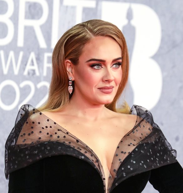 Adele | &#x397; &#x3C4;&#x3B5;&#x3C1;&#x3AC;&#x3C3;&#x3C4;&#x3B9;&#x3B1; &#x3C0;&#x3B5;&#x3C1;&#x3B9;&#x3BF;&#x3C5;&#x3C3;&#x3AF;&#x3B1; &#x3C0;&#x3BF;&#x3C5; &#x3AD;&#x3C7;&#x3B5;&#x3B9; &#x3B1;&#x3C0;&#x3BF;&#x3BA;&#x3C4;&#x3AE;&#x3C3;&#x3B5;&#x3B9; &#x3C7;&#x3AC;&#x3C1;&#x3B7; &#x3C3;&#x3C4;&#x3BF; &#x3BC;&#x3B1;&#x3B3;&#x3B9;&#x3BA;&#x3CC; &#x3C4;&#x3B1;&#x3BB;&#x3AD;&#x3BD;&#x3C4;&#x3BF; &#x3C4;&#x3B7;&#x3C2;