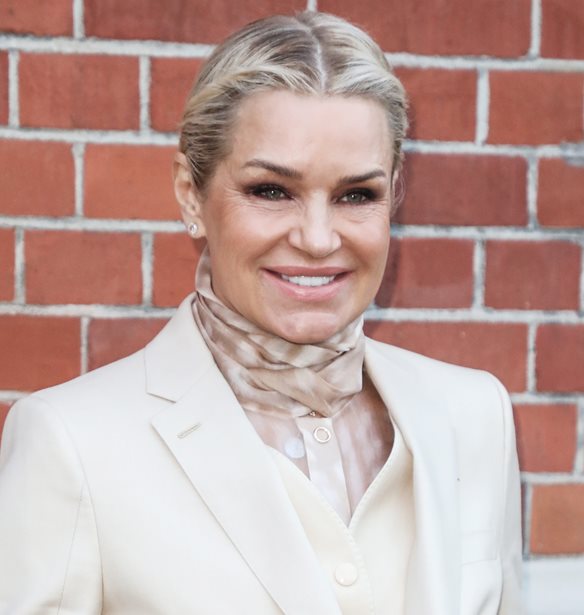 H Yolanda Hadid &#x3AD;&#x3B4;&#x3B5;&#x3B9;&#x3BE;&#x3B5; &#x3BA;&#x3B1;&#x3C4;&#x3AC; &#x3BB;&#x3AC;&#x3B8;&#x3BF;&#x3C2; &#x3C6;&#x3C9;&#x3C4;&#x3BF;&#x3B3;&#x3C1;&#x3B1;&#x3C6;&#x3AF;&#x3B1; &#x3BC;&#x3B5; &#x3C4;&#x3BF; &#x3C0;&#x3C1;&#x3CC;&#x3C3;&#x3C9;&#x3C0;&#x3BF; &#x3C4;&#x3BF;&#x3C5; &#x3BC;&#x3C9;&#x3C1;&#x3BF;&#x3CD; &#x3C4;&#x3B7;&#x3C2; Gigi