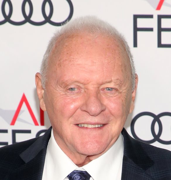 &#x39F; Sir Anthony Hopkins &#x3B3;&#x3B9;&#x3BF;&#x3C1;&#x3C4;&#x3AC;&#x3B6;&#x3B5;&#x3B9; 48 &#x3C7;&#x3C1;&#x3CC;&#x3BD;&#x3B9;&#x3B1; &#x3BC;&#x3B1;&#x3BA;&#x3C1;&#x3B9;&#x3AC; &#x3B1;&#x3C0;&#x3CC; &#x3C4;&#x3BF; &#x3B1;&#x3BB;&#x3BA;&#x3BF;&#x3CC;&#x3BB;