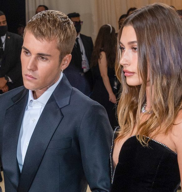 Hailey Bieber | &#x394;&#x3AF;&#x3BD;&#x3B5;&#x3B9; &#x3BE;&#x3B5;&#x3BA;&#x3AC;&#x3B8;&#x3B1;&#x3C1;&#x3B7; &#x3B1;&#x3C0;&#x3AC;&#x3BD;&#x3C4;&#x3B7;&#x3C3;&#x3B7; &#x3C3;&#x3C4;&#x3B9;&#x3C2; &#x3C6;&#x3AE;&#x3BC;&#x3B5;&#x3C2;- &#x395;&#x3AF;&#x3C7;&#x3B5; &quot;&#x3BA;&#x3BB;&#x3AD;&#x3C8;&#x3B5;&#x3B9;&quot; &#x3C4;&#x3BF;&#x3BD; Justin Bieber &#x3B1;&#x3C0;&#x3CC; &#x3C4;&#x3B7; Selena Gomez;