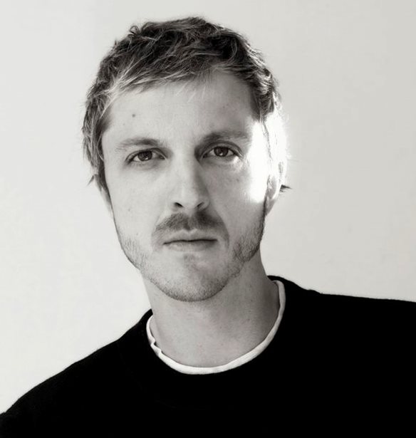 &#x39F; Glenn Martens &#x3B5;&#x3AF;&#x3BD;&#x3B1;&#x3B9; &#x3BF; &#x3BD;&#x3AD;&#x3BF;&#x3C2; &#x3BA;&#x3B1;&#x3BB;&#x3BB;&#x3B9;&#x3C4;&#x3B5;&#x3C7;&#x3BD;&#x3B9;&#x3BA;&#x3CC;&#x3C2; &#x3B4;&#x3B9;&#x3B5;&#x3C5;&#x3B8;&#x3C5;&#x3BD;&#x3C4;&#x3AE;&#x3C2; &#x3C4;&#x3B7;&#x3C2; Diesel