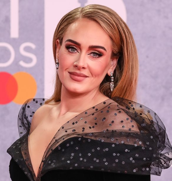 Adele | &#x394;&#x3C5;&#x3C3;&#x3BC;&#x3B5;&#x3BD;&#x3AE; &#x3C3;&#x3C7;&#x3CC;&#x3BB;&#x3B9;&#x3B1; &#x3B1;&#x3C0;&#x3CC; &#x3C4;&#x3BF; &#x3BA;&#x3BF;&#x3B9;&#x3BD;&#x3CC; &#x3B4;&#x3AD;&#x3C7;&#x3B5;&#x3C4;&#x3B1;&#x3B9; &#x3B7; &#x3C4;&#x3C1;&#x3B1;&#x3B3;&#x3BF;&#x3C5;&#x3B4;&#x3AF;&#x3C3;&#x3C4;&#x3C1;&#x3B9;&#x3B1; &#x3B3;&#x3B9;&#x3B1; &#x3C4;&#x3BF; &#x3C0;&#x3B1;&#x3BD;&#x3AC;&#x3BA;&#x3C1;&#x3B9;&#x3B2;&#x3BF; &#x3AC;&#x3BB;&#x3BC;&#x3C0;&#x3BF;&#x3C5;&#x3BC; &#x3C4;&#x3B7;&#x3C2;