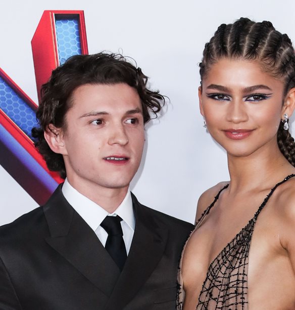 &#x3A0;&#x3B1;&#x3BD;&#x3C4;&#x3C1;&#x3B5;&#x3CD;&#x3B5;&#x3C4;&#x3B1;&#x3B9; &#x3B7; Zendaya &#x3BC;&#x3B5; &#x3C4;&#x3BF;&#x3BD; Tom Holland;