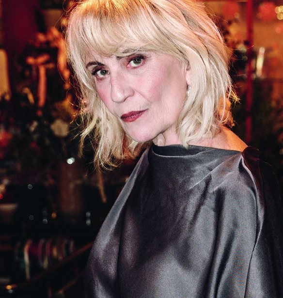 Θέμις Μπαζάκα: "Είμαι σε μια συνεχή αναζήτηση"