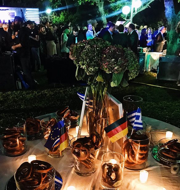 &#x397; &#x393;&#x3B5;&#x3C1;&#x3BC;&#x3B1;&#x3BD;&#x3B9;&#x3BA;&#x3AE; &#x3A0;&#x3C1;&#x3B5;&#x3C3;&#x3B2;&#x3B5;&#x3AF;&#x3B1; &#x3B3;&#x3B9;&#x3CC;&#x3C1;&#x3C4;&#x3B1;&#x3C3;&#x3B5; &#x3C4;&#x3B7;&#x3BD; 28&#x3B7; &#x3B5;&#x3C0;&#x3AD;&#x3C4;&#x3B5;&#x3B9;&#x3BF; &#x3B5;&#x3C0;&#x3B1;&#x3BD;&#x3AD;&#x3BD;&#x3C9;&#x3C3;&#x3B7;&#x3C2; &#x3BC;&#x3B5; &#x3C4;&#x3B9;&#x3C2; &#x3B3;&#x3B5;&#x3CD;&#x3C3;&#x3B5;&#x3B9;&#x3C2; &#x3C4;&#x3B7;&#x3C2; Aria