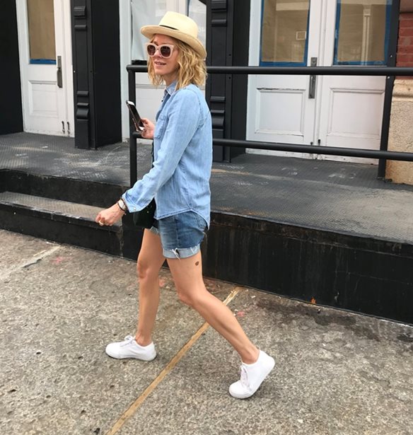 Naomi Watts: &#x3A0;&#x3BF;&#x3CD; &#x3C4;&#x3B7;&#x3BD; &#x3B1;&#x3C0;&#x3B1;&#x3B8;&#x3B1;&#x3BD;&#x3AC;&#x3C4;&#x3B9;&#x3C3;&#x3B5; &#x3BF; &#x3C6;&#x3C9;&#x3C4;&#x3BF;&#x3B3;&#x3C1;&#x3B1;&#x3C6;&#x3B9;&#x3BA;&#x3CC;&#x3C2; &#x3C6;&#x3B1;&#x3BA;&#x3CC;&#x3C2;;