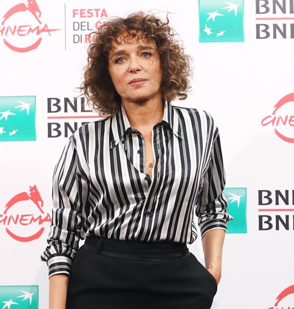 Valeria Golino | H &#x3B5;&#x3BB;&#x3BB;&#x3B7;&#x3BD;&#x3B9;&#x3BA;&#x3AE;&#x3C2; &#x3BA;&#x3B1;&#x3C4;&#x3B1;&#x3B3;&#x3C9;&#x3B3;&#x3AE;&#x3C2; &#x3B7;&#x3B8;&#x3BF;&#x3C0;&#x3BF;&#x3B9;&#x3CC;&#x3C2; &#x3C0;&#x3BF;&#x3C5; &#x3B8;&#x3B1; &#x3C5;&#x3C0;&#x3BF;&#x3B4;&#x3C5;&#x3B8;&#x3B5;&#x3AF; &#x3C4;&#x3B7;&#x3BD; &#x3B1;&#x3B4;&#x3B5;&#x3C1;&#x3C6;&#x3AE; &#x3C4;&#x3B7;&#x3C2; &#x39A;&#x3AC;&#x3BB;&#x3BB;&#x3B1;&#x3C2; &#x3C3;&#x3C4;&#x3BF; &#x3C0;&#x3BB;&#x3B5;&#x3C5;&#x3C1;&#x3CC; &#x3C4;&#x3B7;&#x3C2; Angelina Jolie