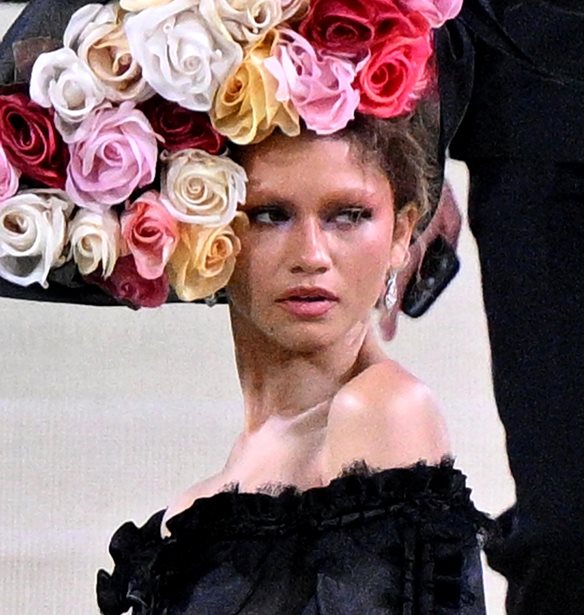 &#x39F;&#x3B9; &#x3B7;&#x3C7;&#x3B7;&#x3C1;&#x3AD;&#x3C2; &#x3B1;&#x3C0;&#x3BF;&#x3C5;&#x3C3;&#x3AF;&#x3B5;&#x3C2; &#x3C4;&#x3BF;&#x3C5; Met Gala 2024