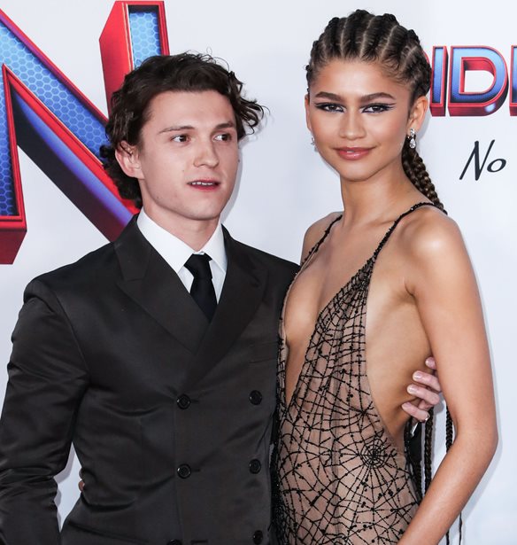 &#x391;&#x3C1;&#x3C1;&#x3B1;&#x3B2;&#x3C9;&#x3BD;&#x3B9;&#x3AC;&#x3C3;&#x3C4;&#x3B7;&#x3BA;&#x3B1;&#x3BD; &#x3B7; Zendaya &#x3BA;&#x3B1;&#x3B9; &#x3BF; Tom Holland; | &#x397; selfie &#x3C3;&#x3C4;&#x3BF; Instagram &#x3C0;&#x3BF;&#x3C5; &#x3C6;&#x3BF;&#x3CD;&#x3BD;&#x3C4;&#x3C9;&#x3C3;&#x3B5; &#x3C4;&#x3B9;&#x3C2; &#x3C6;&#x3AE;&#x3BC;&#x3B5;&#x3C2;