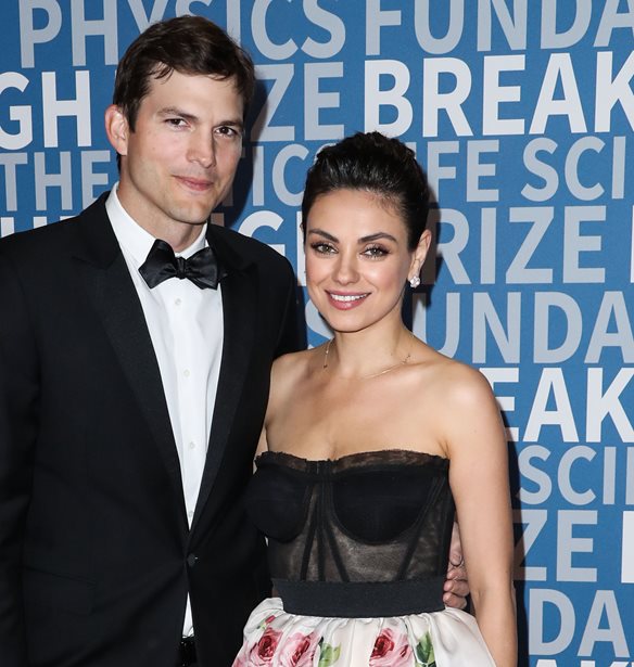 Mila Kunis-Ashton Kutcher | &#x39E;&#x3B5;&#x3C0;&#x3AD;&#x3C1;&#x3B1;&#x3C3;&#x3B1;&#x3BD; &#x3C4;&#x3B1; 30 &#x3B5;&#x3BA;&#x3B1;&#x3C4;&#x3BF;&#x3BC;&#x3BC;&#x3CD;&#x3C1;&#x3B9;&#x3B1; &#x3B4;&#x3BF;&#x3BB;&#x3AC;&#x3C1;&#x3B9;&#x3B1; &#x3C3;&#x3B5; &#x3B4;&#x3C9;&#x3C1;&#x3B5;&#x3AD;&#x3C2; &#x3B3;&#x3B9;&#x3B1; &#x3C4;&#x3BF;&#x3BD; &#x3BF;&#x3C5;&#x3BA;&#x3C1;&#x3B1;&#x3BD;&#x3B9;&#x3BA;&#x3CC; &#x3BB;&#x3B1;&#x3CC;