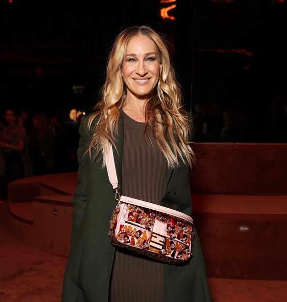 100 &#x3C7;&#x3C1;&#x3CC;&#x3BD;&#x3B9;&#x3B1; &#x3BF;&#x3AF;&#x3BA;&#x3BF;&#x3C2; Fendi | &#x397; Sarah Jessica Parker &#x3C0;&#x3B1;&#x3C1;&#x3B1;&#x3BA;&#x3BF;&#x3BB;&#x3BF;&#x3CD;&#x3B8;&#x3B7;&#x3C3;&#x3B5; &#x3C4;&#x3BF; show, &#x3BA;&#x3C1;&#x3B1;&#x3C4;&#x3CE;&#x3BD;&#x3C4;&#x3B1;&#x3C2; &#x3BC;&#x3AF;&#x3B1; baguette bag