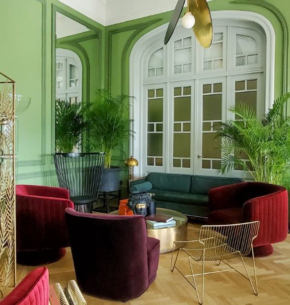 &#x393;&#x3BD;&#x3C9;&#x3C1;&#x3AF;&#x3B6;&#x3BF;&#x3BD;&#x3C4;&#x3B1;&#x3C2; &#x3C4;&#x3B9;&#x3C2; &#x3B3;&#x3C5;&#x3BD;&#x3B1;&#x3AF;&#x3BA;&#x3B5;&#x3C2; &#x3C0;&#x3AF;&#x3C3;&#x3C9; &#x3B1;&#x3C0;&#x3CC; &#x3C4;&#x3BF; Aristide, &#x3C4;&#x3BF; &#x3BC;&#x3B9;&#x3BA;&#x3C1;&#x3CC; &#x3BE;&#x3B5;&#x3BD;&#x3BF;&#x3B4;&#x3BF;&#x3C7;&#x3B5;&#x3AF;&#x3BF; &#x3C0;&#x3BF;&#x3C5; &#x3BC;&#x3B1;&#x3B3;&#x3BD;&#x3AE;&#x3C4;&#x3B9;&#x3C3;&#x3B5; &#x3C4;&#x3B1; &#x3C0;&#x3B1;&#x3B3;&#x3BA;&#x3CC;&#x3C3;&#x3BC;&#x3B9;&#x3B1; media