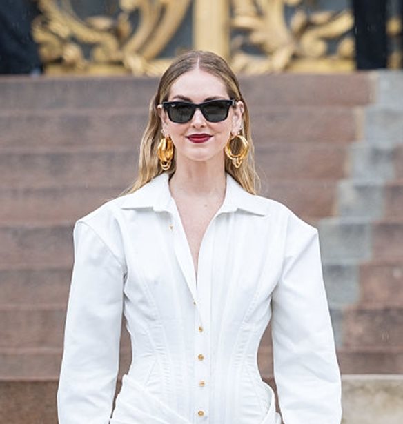 To wet look &#x3C4;&#x3B7;&#x3C2; Chiara Ferragni &#x3B5;&#x3AF;&#x3BD;&#x3B1;&#x3B9; &#x3C4;&#x3BF; &#x3B9;&#x3B4;&#x3B1;&#x3BD;&#x3B9;&#x3BA;&#x3CC; haistyle &#x3B3;&#x3B9;&#x3B1; &#x3CC;&#x3BB;&#x3B1; &#x3C4;&#x3B1; &#x3BA;&#x3B1;&#x3BB;&#x3BF;&#x3BA;&#x3B1;&#x3B9;&#x3C1;&#x3B9;&#x3BD;&#x3AC; &#x3BA;&#x3B1;&#x3BB;&#x3AD;&#x3C3;&#x3BC;&#x3B1;&#x3C4;&#x3B1;