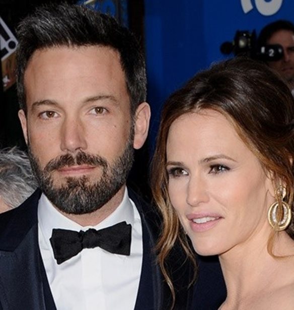 &#x39F; Ben Affleck &#x3B1;&#x3BD;&#x3B1;&#x3B8;&#x3B5;&#x3C9;&#x3C1;&#x3B5;&#x3AF; &#x3C4;&#x3B1; &#x3C3;&#x3C7;&#x3BF;&#x3BB;&#x3B9;&#x3AC; &#x3C4;&#x3BF;&#x3C5; &#x3B3;&#x3B9;&#x3B1; &#x3C4;&#x3B7; Jennifer Garner - &#x397; &#x3B1;&#x3BD;&#x3C4;&#x3AF;&#x3B4;&#x3C1;&#x3B1;&#x3C3;&#x3B7; &#x3C4;&#x3B7;&#x3C2; J.Lo