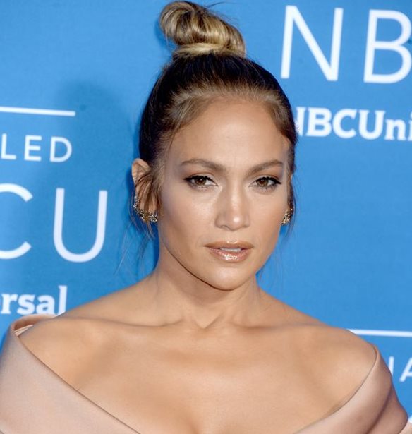 Jennifer Lopez: &#x3A4;&#x3B9; &#x3B1;&#x3C0;&#x3B1;&#x3BD;&#x3C4;&#x3BF;&#x3CD;&#x3C3;&#x3B5; &#x3C3;&#x3B5; &#x3CC;&#x3C3;&#x3BF;&#x3C5;&#x3C2; &#x3C4;&#x3B7;&#x3C2; &#x3AD;&#x3BB;&#x3B5;&#x3B3;&#x3B1;&#x3BD; &#x3BD;&#x3B1; &#x3C7;&#x3AC;&#x3C3;&#x3B5;&#x3B9; &#x3B2;&#x3AC;&#x3C1;&#x3BF;&#x3C2; &#x3C3;&#x3C4;&#x3B7;&#x3BD; &#x3B1;&#x3C1;&#x3C7;&#x3AE; &#x3C4;&#x3B7;&#x3C2; &#x3BA;&#x3B1;&#x3C1;&#x3B9;&#x3AD;&#x3C1;&#x3B1;&#x3C2; &#x3C4;&#x3B7;&#x3C2;;