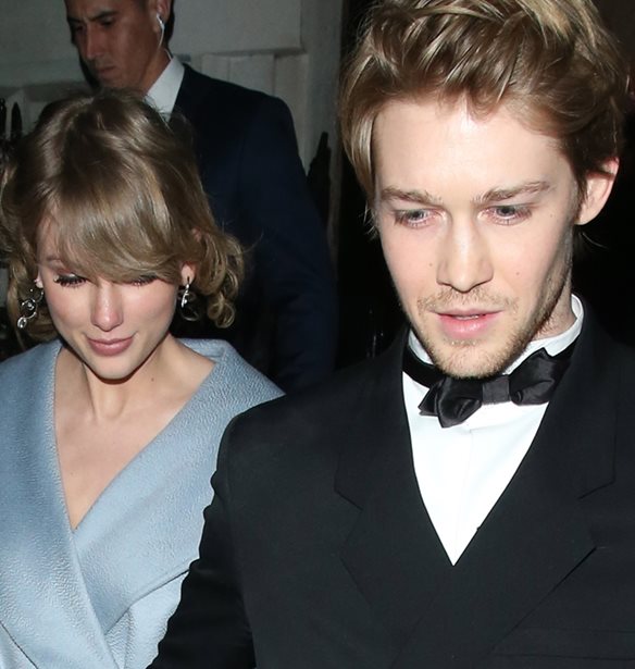 Taylor Swift - Joe Alwyn | &#x3A4;&#x3AF;&#x3C4;&#x3BB;&#x3BF;&#x3B9; &#x3C4;&#x3AD;&#x3BB;&#x3BF;&#x3C5;&#x3C2; &#x3BC;&#x3B5;&#x3C4;&#x3AC; &#x3B1;&#x3C0;&#x3CC; &#x3AD;&#x3BE;&#x3B9; &#x3C7;&#x3C1;&#x3CC;&#x3BD;&#x3B9;&#x3B1; &#x3C3;&#x3C7;&#x3AD;&#x3C3;&#x3B7;&#x3C2;