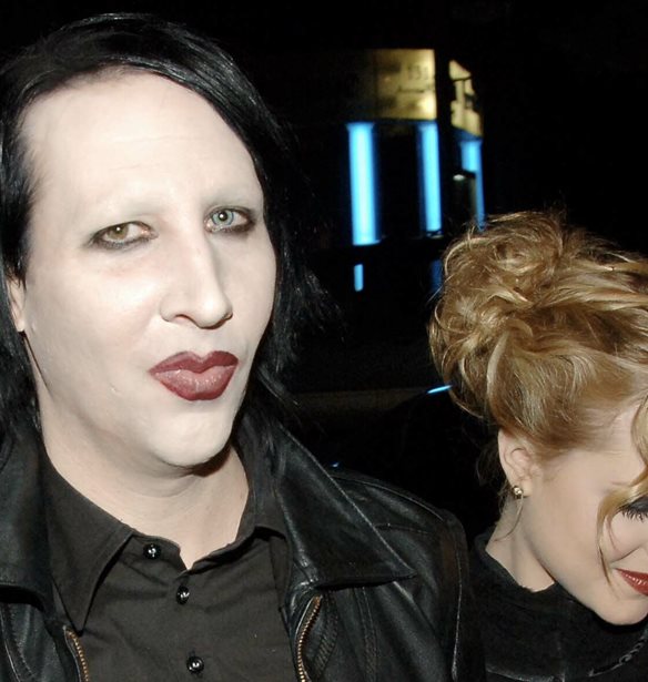 &#x397; Evan Rachel Wood &#x3BA;&#x3B1;&#x3C4;&#x3B7;&#x3B3;&#x3BF;&#x3C1;&#x3B5;&#x3AF; &#x3C4;&#x3BF;&#x3BD; Marilyn Manson &#x3B3;&#x3B9;&#x3B1; &#x3B2;&#x3B9;&#x3B1;&#x3C3;&#x3BC;&#x3CC; &#x3C3;&#x3C4;&#x3BF; &#x3C3;&#x3B5;&#x3C4; &#x3B2;&#x3AF;&#x3BD;&#x3C4;&#x3B5;&#x3BF; &#x3BA;&#x3BB;&#x3B9;&#x3C0; &#x3C4;&#x3BF;&#x3C5;