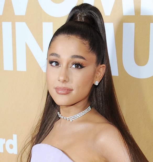 &#x397; Ariana Grande &quot;&#x3AD;&#x3C3;&#x3C0;&#x3B1;&#x3C3;&#x3B5;&quot; &#x3C4;&#x3B7; &#x3C3;&#x3B9;&#x3C9;&#x3C0;&#x3AE; &#x3C4;&#x3B7;&#x3C2; &#x3C3;&#x3C7;&#x3B5;&#x3C4;&#x3B9;&#x3BA;&#x3AC; &#x3BC;&#x3B5; &#x3C4;&#x3B1; &#x3C3;&#x3C7;&#x3CC;&#x3BB;&#x3B9;&#x3B1; &#x3C0;&#x3B5;&#x3C1;&#x3AF; &#x3B1;&#x3BD;&#x3BF;&#x3C1;&#x3B5;&#x3BE;&#x3AF;&#x3B1;&#x3C2;