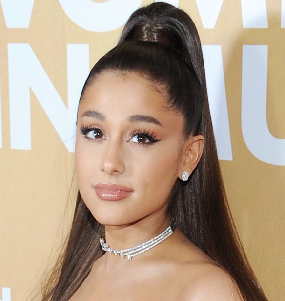 Ariana Grande | &#x39F;&#x3B9; &#x3C6;&#x3C9;&#x3C4;&#x3BF;&#x3B3;&#x3C1;&#x3B1;&#x3C6;&#x3AF;&#x3B5;&#x3C2; &#x3B1;&#x3C0;&#x3CC; &#x3C4;&#x3BF; &#x3BC;&#x3AE;&#x3BD;&#x3B1; &#x3C4;&#x3BF;&#x3C5; &#x3BC;&#x3AD;&#x3BB;&#x3B9;&#x3C4;&#x3BF;&#x3C2; &#x3BC;&#x3B5; &#x3C4;&#x3BF;&#x3BD; Dalton Gomez