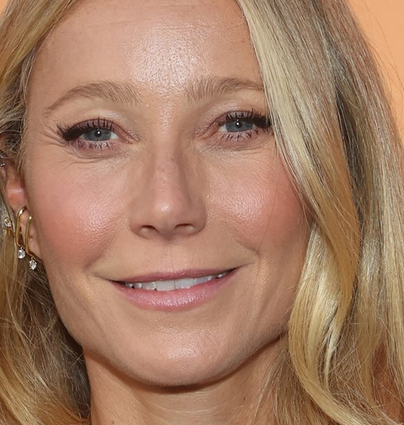 Gwyneth Paltrow | &#x3A3;&#x3C7;&#x3B5;&#x3B4;&#x3B9;&#x3AC;&#x3B6;&#x3B5;&#x3B9; &#x3BD;&#x3B1; &#x3B5;&#x3B3;&#x3BA;&#x3B1;&#x3C4;&#x3B1;&#x3BB;&#x3B5;&#x3AF;&#x3C8;&#x3B5;&#x3B9; &#x3C4;&#x3BF; &#x3A7;&#x3CC;&#x3BB;&#x3B9;&#x3B3;&#x3BF;&#x3C5;&#x3BD;&#x3C4;