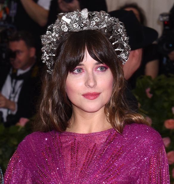 &#x397; Dakota Johnson &#x3BA;&#x3B1;&#x3B9; &#x3BF; Chris Martin &#x3C7;&#x3CE;&#x3C1;&#x3B9;&#x3C3;&#x3B1;&#x3BD;