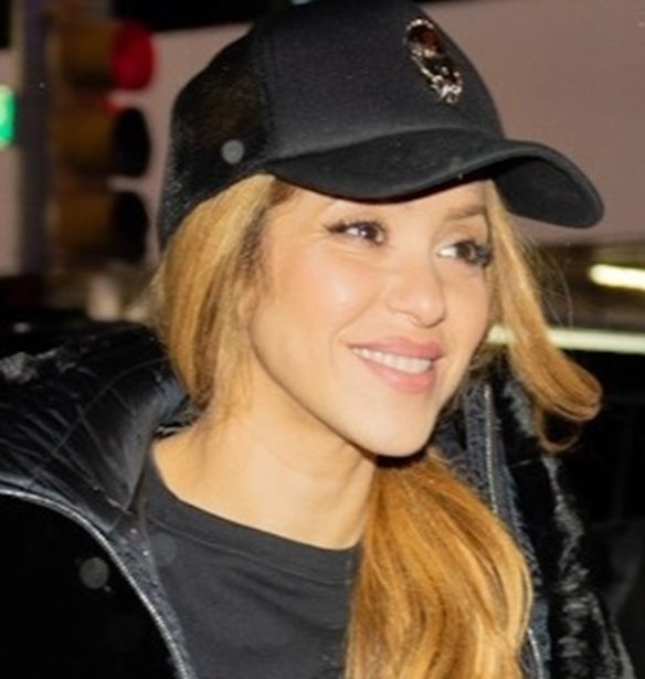 &#x397; Shakira &#x3B5;&#x3BA;&#x3BB;&#x3B9;&#x3C0;&#x3B1;&#x3C1;&#x3B5;&#x3AF; &#x3C4;&#x3BF;&#x3BD; Tom Cruise &#x3BD;&#x3B1; &#x3C3;&#x3C4;&#x3B1;&#x3BC;&#x3B1;&#x3C4;&#x3AE;&#x3C3;&#x3B5;&#x3B9; &#x3BC;&#x3B5; &#x3C4;&#x3BF; &#x3C6;&#x3BB;&#x3B5;&#x3C1;&#x3C4;