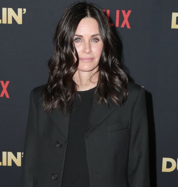 Courteney Cox | &#x397; &#x3B5;&#x3BE;&#x3BF;&#x3BC;&#x3BF;&#x3BB;&#x3CC;&#x3B3;&#x3B7;&#x3C3;&#x3B7; &#x3B3;&#x3B9;&#x3B1; &#x3C4;&#x3B9;&#x3C2; &#x3B1;&#x3B9;&#x3C3;&#x3B8;&#x3B7;&#x3C4;&#x3B9;&#x3BA;&#x3AD;&#x3C2; &#x3B5;&#x3C0;&#x3B5;&#x3BC;&#x3B2;&#x3AC;&#x3C3;&#x3B5;&#x3B9;&#x3C2; &#x3C0;&#x3BF;&#x3C5; &#x3C4;&#x3B7;&#x3BD; &#x3C0;&#x3B1;&#x3C1;&#x3B1;&#x3BC;&#x3CC;&#x3C1;&#x3C6;&#x3C9;&#x3C3;&#x3B1;&#x3BD;