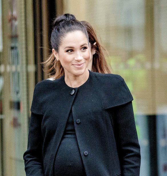 &#x397; &#x3BD;&#x3AD;&#x3B1; total black &#x3B5;&#x3BC;&#x3C6;&#x3AC;&#x3BD;&#x3B9;&#x3C3;&#x3B7; &#x3C4;&#x3B7;&#x3C2; Meghan Markle