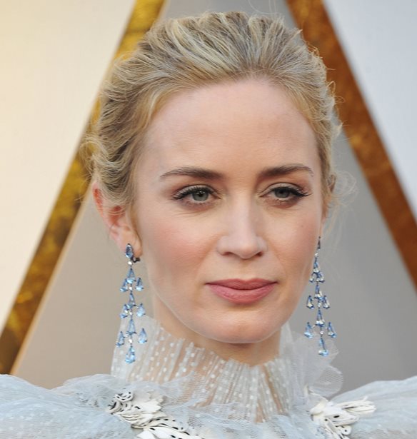 Emily Blunt | &#x3A4;&#x3B9; &#x3AE;&#x3C4;&#x3B1;&#x3BD; &#x3B1;&#x3C5;&#x3C4;&#x3CC; &#x3C0;&#x3BF;&#x3C5; &#x3C4;&#x3B7;&#x3BD; &#x3C4;&#x3C1;&#x3CC;&#x3BC;&#x3B1;&#x3BE;&#x3B5; &#x3C3;&#x3C4;&#x3B1; &#x3B3;&#x3C5;&#x3C1;&#x3AF;&#x3C3;&#x3BC;&#x3B1;&#x3C4;&#x3B1; &#x3C4;&#x3B7;&#x3C2; Mary Poppins;