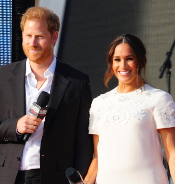 H Meghan Markle &#x3C3;&#x3BA;&#x3AD;&#x3C6;&#x3C4;&#x3B5;&#x3C4;&#x3B1;&#x3B9; &#x3BD;&#x3B1; &#x3B1;&#x3BA;&#x3BF;&#x3BB;&#x3BF;&#x3C5;&#x3B8;&#x3AE;&#x3C3;&#x3B5;&#x3B9; &#x3C0;&#x3BF;&#x3BB;&#x3B9;&#x3C4;&#x3B9;&#x3BA;&#x3AE; &#x3BA;&#x3B1;&#x3C1;&#x3B9;&#x3AD;&#x3C1;&#x3B1;; | &#x39F; &#x3C1;&#x3CC;&#x3BB;&#x3BF;&#x3C2; &#x3C0;&#x3BF;&#x3C5; &#x3CC;&#x3BB;&#x3BF;&#x3B9; &#x3C0;&#x3B9;&#x3C3;&#x3C4;&#x3B5;&#x3CD;&#x3BF;&#x3C5;&#x3BD; &#x3CC;&#x3C4;&#x3B9; &#x3B8;&#x3AD;&#x3BB;&#x3B5;&#x3B9; &#x3BD;&#x3B1; &#x3B1;&#x3BD;&#x3B1;&#x3BB;&#x3AC;&#x3B2;&#x3B5;&#x3B9;