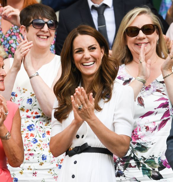 &#x397; Kate Middleton &#x3C6;&#x3CC;&#x3C1;&#x3B5;&#x3C3;&#x3B5; &#x3AD;&#x3BD;&#x3B1; &#x3C5;&#x3C0;&#x3AD;&#x3C1;&#x3BF;&#x3C7;&#x3BF; floral &#x3C6;&#x3CC;&#x3C1;&#x3B5;&#x3BC;&#x3B1; Michael Kors