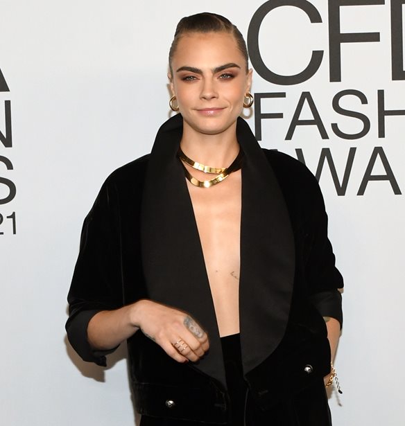 Cara Delevingne | &#x39F; &#x3B5;&#x3B8;&#x3B9;&#x3C3;&#x3BC;&#x3CC;&#x3C2; &#x3C4;&#x3B7;&#x3C2; &#x3BC;&#x3B7;&#x3C4;&#x3AD;&#x3C1;&#x3B1;&#x3C2; &#x3C4;&#x3B7;&#x3C2; &#x3C3;&#x3C4;&#x3B7;&#x3BD; &#x3B7;&#x3C1;&#x3C9;&#x3AF;&#x3BD;&#x3B7;, &#x3B7; &#x3BA;&#x3B1;&#x3C4;&#x3AC;&#x3B8;&#x3BB;&#x3B9;&#x3C8;&#x3B7; &#x3BA;&#x3B1;&#x3B9; &#x3B7; &#x3B5;&#x3C0;&#x3B9;&#x3B8;&#x3C5;&#x3BC;&#x3AF;&#x3B1; &#x3C4;&#x3B7;&#x3C2; &#x3BD;&#x3B1; &#x3B3;&#x3AF;&#x3BD;&#x3B5;&#x3B9; &#x3BC;&#x3B7;&#x3C4;&#x3AD;&#x3C1;&#x3B1;