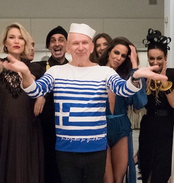 O Jean Paul Gaultier &#x3C3;&#x3C4;&#x3BF; &#x39C;&#x3BF;&#x3C5;&#x3C3;&#x3B5;&#x3AF;&#x3BF; &#x39C;&#x3C0;&#x3B5;&#x3BD;&#x3AC;&#x3BA;&#x3B7;: &#x38C;&#x3C3;&#x3B1; &#x3C3;&#x3C5;&#x3BD;&#x3AD;&#x3B2;&#x3B7;&#x3C3;&#x3B1;&#x3BD; &#x3C3;&#x3C4;&#x3BF; &#x3BB;&#x3B1;&#x3BC;&#x3C0;&#x3B5;&#x3C1;&#x3CC; fashion show