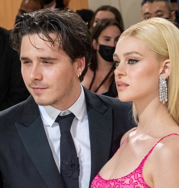 Brooklyn Beckham | &#x39F;&#x3B9; &#x3BD;&#x3C4;&#x3C1;&#x3BF;&#x3C0;&#x3B9;&#x3B1;&#x3C3;&#x3C4;&#x3B9;&#x3BA;&#x3AD;&#x3C2; &#x3BB;&#x3B5;&#x3C0;&#x3C4;&#x3BF;&#x3BC;&#x3AD;&#x3C1;&#x3B5;&#x3B9;&#x3B5;&#x3C2; &#x3B1;&#x3C0;&#x3CC; &#x3C4;&#x3B7;&#x3BD; &#x3C0;&#x3C1;&#x3CC;&#x3C4;&#x3B1;&#x3C3;&#x3B7; &#x3B3;&#x3AC;&#x3BC;&#x3BF;&#x3C5; &#x3C3;&#x3C4;&#x3B7; Nicola Peltz