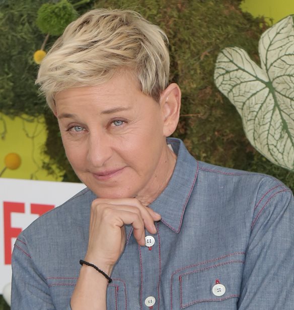 H Ellen DeGeneres &#x3B5;&#x3C0;&#x3B9;&#x3C3;&#x3C4;&#x3C1;&#x3AD;&#x3C6;&#x3B5;&#x3B9; &#x3BC;&#x3AD;&#x3C3;&#x3C9; YouTube