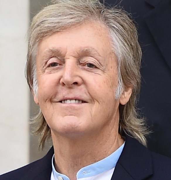 &#x39F; Paul McCartney &#x3C6;&#x3BF;&#x3C1;&#x3AC;&#x3B5;&#x3B9; Stella McCartney &#x3B3;&#x3B9;&#x3B1; &#x3BA;&#x3B1;&#x3BB;&#x3CC; &#x3C3;&#x3BA;&#x3BF;&#x3C0;&#x3CC;