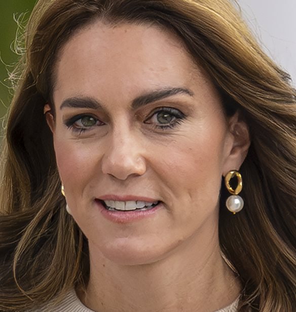 Kate Middleton | &#x3A4;&#x3B1; 7 &#x3C3;&#x3B7;&#x3BC;&#x3AC;&#x3B4;&#x3B9;&#x3B1; &#x3C0;&#x3BF;&#x3C5; &#x3B1;&#x3BC;&#x3C6;&#x3B9;&#x3C3;&#x3B2;&#x3B7;&#x3C4;&#x3BF;&#x3CD;&#x3BD; &#x3C4;&#x3B7; &#x3B3;&#x3BD;&#x3B7;&#x3C3;&#x3B9;&#x3CC;&#x3C4;&#x3B7;&#x3C4;&#x3B1; &#x3C4;&#x3B7;&#x3C2; &#x3C0;&#x3BF;&#x3BB;&#x3C5;&#x3C3;&#x3C5;&#x3B6;&#x3B7;&#x3C4;&#x3B7;&#x3BC;&#x3AD;&#x3BD;&#x3B7;&#x3C2; &#x3C6;&#x3C9;&#x3C4;&#x3BF;&#x3B3;&#x3C1;&#x3B1;&#x3C6;&#x3AF;&#x3B1;&#x3C2;
