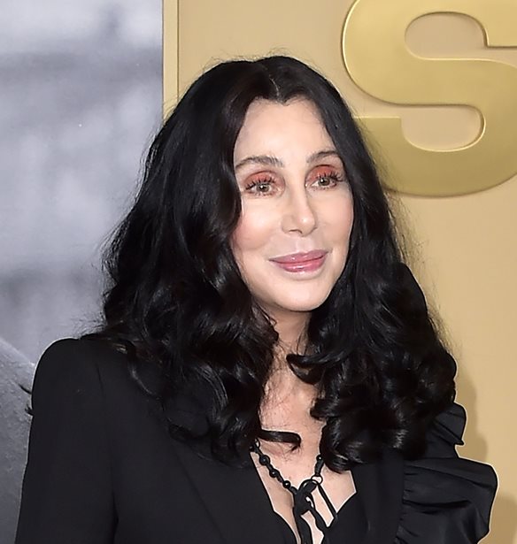 &#x397; Cher &#x3B1;&#x3BD;&#x3C4;&#x3B9;&#x3B4;&#x3C1;&#x3AC; &#x3BA;&#x3B1;&#x3C4;&#x3AC; &#x3C4;&#x3C9;&#x3BD; haters &#x3C0;&#x3BF;&#x3C5; &#x3C3;&#x3C7;&#x3BF;&#x3BB;&#x3AF;&#x3B1;&#x3C3;&#x3B1;&#x3BD; &#x3B1;&#x3C1;&#x3BD;&#x3B7;&#x3C4;&#x3B9;&#x3BA;&#x3AC; &#x3C4;&#x3B7; &#x3B4;&#x3B9;&#x3B1;&#x3C6;&#x3BF;&#x3C1;&#x3AC; &#x3B7;&#x3BB;&#x3B9;&#x3BA;&#x3AF;&#x3B1;&#x3C2; &#x3C4;&#x3B7;&#x3C2; &#x3BC;&#x3B5; &#x3C4;&#x3BF;&#x3BD; &#x3BD;&#x3AD;&#x3BF; &#x3C3;&#x3CD;&#x3BD;&#x3C4;&#x3C1;&#x3BF;&#x3C6;&#x3CC; &#x3C4;&#x3B7;&#x3C2;