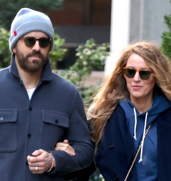 Blake Lively - Ryan Reynolds | &#x397; &#x3B5;&#x3BC;&#x3C6;&#x3AC;&#x3BD;&#x3B9;&#x3C3;&#x3B7; &#x3BC;&#x3B5; &#x3C4;&#x3B9;&#x3C2; 50 &#x3B1;&#x3C0;&#x3BF;&#x3C7;&#x3C1;&#x3CE;&#x3C3;&#x3B5;&#x3B9;&#x3C2; &#x3C4;&#x3BF;&#x3C5; &#x3BC;&#x3C0;&#x3BB;&#x3B5; &#x3BA;&#x3B1;&#x3B9; &#x3C4;&#x3BF;&#x3C5; &#x3B3;&#x3BA;&#x3C1;&#x3B9;