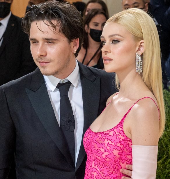 Brooklyn Beckham -Nicola Peltz | &#x3A5;&#x3C0;&#x3AD;&#x3B3;&#x3C1;&#x3B1;&#x3C8;&#x3B1;&#x3BD; &#x3AD;&#x3BD;&#x3B1; &#x3B5;&#x3BA;&#x3C4;&#x3B5;&#x3BD;&#x3AD;&#x3C2; &#x3C0;&#x3C1;&#x3BF;&#x3B3;&#x3B1;&#x3BC;&#x3B9;&#x3B1;&#x3AF;&#x3BF; &#x3C3;&#x3C5;&#x3BC;&#x3B2;&#x3CC;&#x3BB;&#x3B1;&#x3B9;&#x3BF;