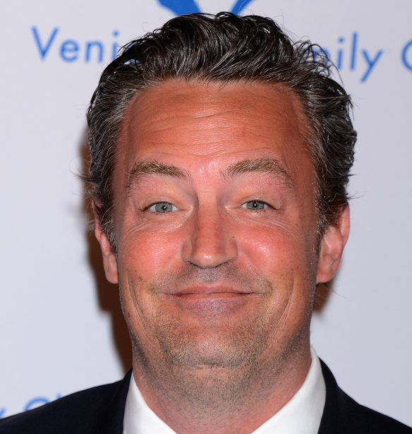 Matthew Perry | &#x3A0;&#x3AD;&#x3B8;&#x3B1;&#x3BD;&#x3B5; &#x3BE;&#x3B1;&#x3C6;&#x3BD;&#x3B9;&#x3BA;&#x3AC; &#x3C3;&#x3B5; &#x3B7;&#x3BB;&#x3B9;&#x3BA;&#x3AF;&#x3B1; 54 &#x3B5;&#x3C4;&#x3CE;&#x3BD;