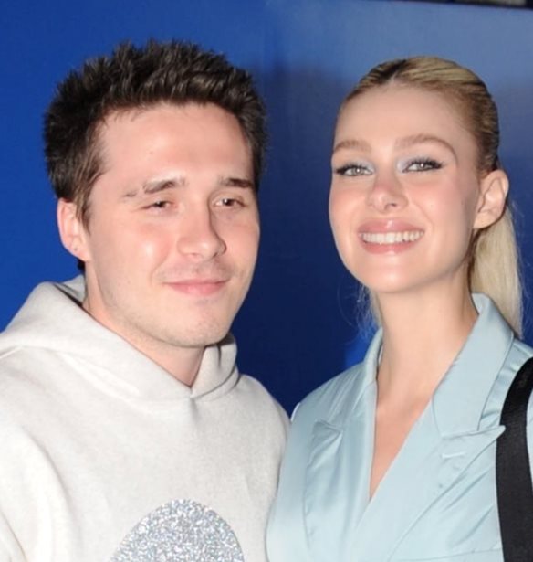 Brooklyn Beckham - Nicola Peltz | &#x39F; &#x3BE;&#x3AD;&#x3B3;&#x3BD;&#x3BF;&#x3B9;&#x3B1;&#x3C3;&#x3C4;&#x3BF;&#x3C2; &#x3BC;&#x3AE;&#x3BD;&#x3B1;&#x3C2; &#x3C4;&#x3BF;&#x3C5; &#x3BC;&#x3AD;&#x3BB;&#x3B9;&#x3C4;&#x3BF;&#x3C2; &#x3C3;&#x3C4;&#x3BF; Saint-Tropez