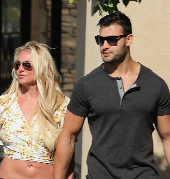 Sam Asghari | &#x391;&#x3C0;&#x3B1;&#x3BD;&#x3C4;&#x3AC; &#x3C3;&#x3B5; &#x3CC;&#x3C3;&#x3BF;&#x3C5;&#x3C2; &#x3C4;&#x3BF;&#x3BD; &#x3BA;&#x3B1;&#x3C4;&#x3B7;&#x3B3;&#x3BF;&#x3C1;&#x3BF;&#x3CD;&#x3BD; &#x3C3;&#x3C7;&#x3B5;&#x3C4;&#x3B9;&#x3BA;&#x3AC; &#x3BC;&#x3B5; &#x3C4;&#x3BF; &#x3C0;&#x3C1;&#x3BF;&#x3B3;&#x3B1;&#x3BC;&#x3B9;&#x3B1;&#x3AF;&#x3BF; &#x3C3;&#x3C5;&#x3BC;&#x3B2;&#x3CC;&#x3BB;&#x3B1;&#x3B9;&#x3BF; &#x3BC;&#x3B5; &#x3C4;&#x3B7;&#x3BD; Britney Spears